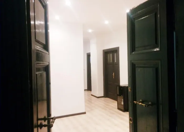 Ad Hoc Guest House